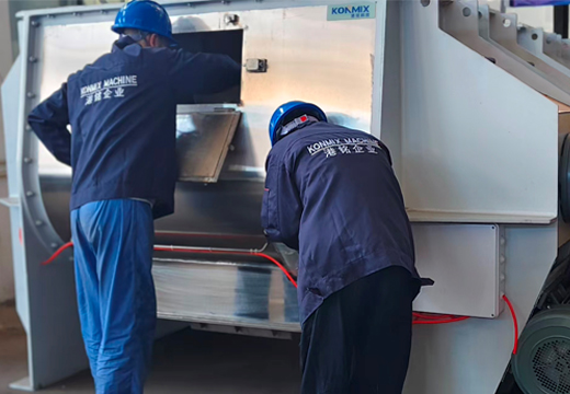 Our workers inspect machine before delivery